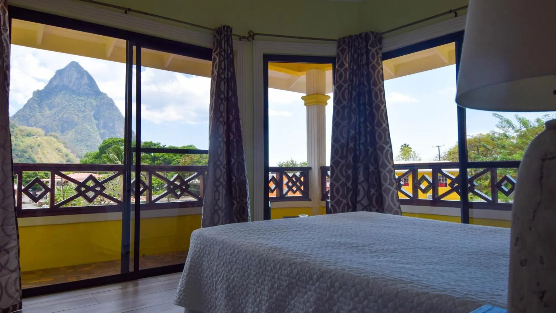Sea Piton Apartment - Piton Delight- Certified Soufriere