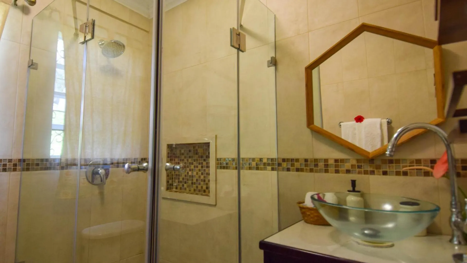 Sea Piton Apartment - Piton Delight- Certified Soufriere